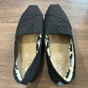 Women’s Toms